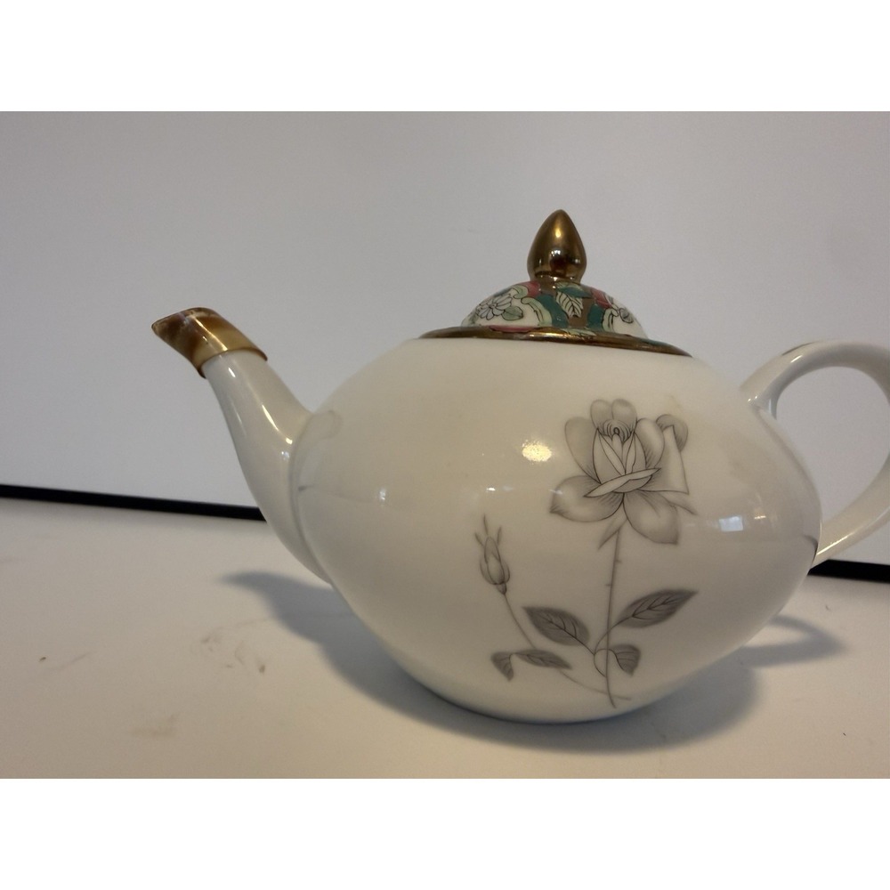 Vintage Queen's Royal Fine China Japan Teapot Gold Floral Mid Century Porcelain - Picture 2 of 8